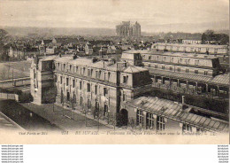 D60  BEAUVAIS  Panorama Du Lycée Félix- Faure Avec La Cathédrale  ..... - Beauvais