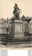 D60  BEAUVAIS  La Statue De Jeanne Hachette  ..... - Beauvais