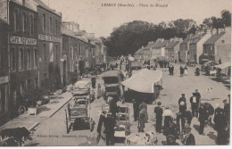 CPA - LESSAY - Place Du Marché Très Animée - Otros & Sin Clasificación