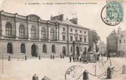 QUIMPER : LE MUSEE - L'HOTEL DE VILLE ET LA STATUE DE LAENNEC - Quimper