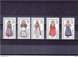 RDA 1977 COSTUMES Yvert 1886-1890, Michel 2210-2214 NEUF** MNH Cote Yv 4,50 Euros - Unused Stamps