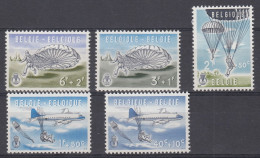 Parachutisme 1960 Neufs AVEC CHARNIERES * - Unused Stamps