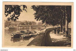 PARIS:  BORDS  DE  LA  SEINE  AU  QUAI  DU  LOUVRE  -  FP - Die Seine Und Ihre Ufer