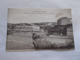 BIARRITZ  ( 64 Pyrenees Atlantiques ) CASINO MUNICIPAL ET GRAND HOTEL PLAGE TRES ANIMEES  1922 - Biarritz