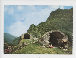 Breil (sur Roya) Grottes Du Castet, Séchoirs à Figues Qui Servirent Ensuite à Isoler Les Lépreux (cp N°6518 Combier Anim - Autres & Non Classés