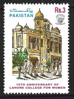 PAKISTAN. N°953 De 1997. Collège Féminin. - Otros & Sin Clasificación