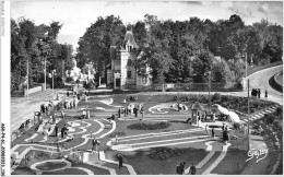 AGKP4-0348-61 - BAGNOLES-DE-L'ORNE - Place Centrale - Golf Miniature  - Bagnoles De L'Orne