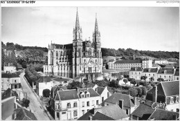 AGKP9-0797-61 - LA CHAPELLE-MONTLIGEON - Petite Cité - Grande Eglise  - Autres & Non Classés