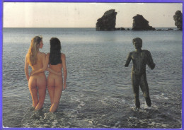 Carte Postale 34. Cap D'Agde Le Naturisme  Femme Nue Très Beau Plan - Agde