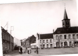 CPSM - Hasnon - Grand'place Be (nord 59) - Autres & Non Classés