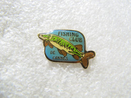 PIN'S    POISSON   FISHING  CLUB   CANNES - Tiere