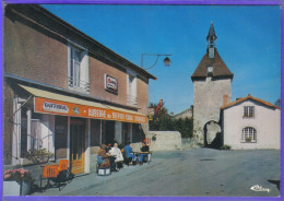 Carte Postale 03. Charroux  Auberge Du Beffroi Très Beau Plan - Autres & Non Classés