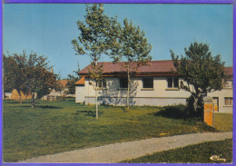 Carte Postale 03.  Bègues  Maison Des Routiers  Très Beau Plan - Andere & Zonder Classificatie