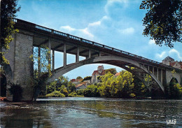 86 - La Roche Posay - Les Bords De La Creuse Et L'église Fortifiée (XIIe - XIVe Siècles) - La Roche Posay