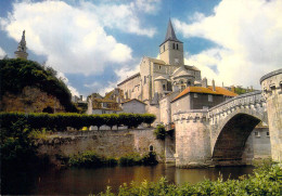 86 - Montmorillon - Le Pont Vieux Au Pied De L'église Notre Dame (XIIe - XIVe Siècle) - Montmorillon