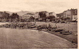 Banyuls-sur-Mer Animée Plage Promenade Du Port Bateaux Barques - Banyuls Sur Mer