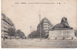 Paris - Le Lion De Belfort Et Le Boulevard Arago - Estatuas