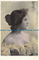 R094923 Old Postcard. Woman Portrait - Monde