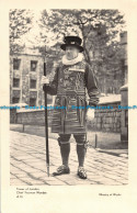 R094453 Tower Of London. Chief Yeoman Warder. Ministry Of Works. Crown - Sonstige & Ohne Zuordnung