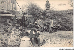 CAR-ABAP5-63-0465 - L'AUVERGNE - Cour Rustique - Autres & Non Classés