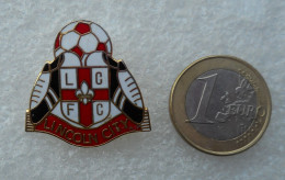 BROCHE / BADGE FOOTBALL  LCFC LINCOLN CITY    OOOO  151 - Calcio