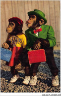 CAR-ABCP6-0498 - SINGE - DEUX SINGE EN COSTUME ET LEURS PETIT SACS - Monkeys