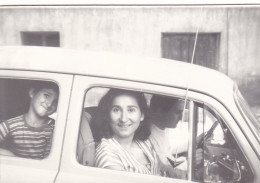 Old Real Original Photo - Man Woman Boy In A Car - Ca. 13x9 Cm - Personnes Anonymes