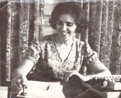 Old Real Original Photo - Woman Behind A Desk Stamping A Document - Ca. 14x11.5 Cm - Anonymous Persons