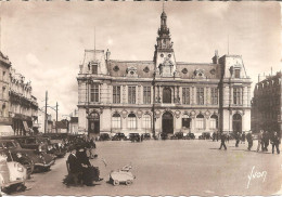 POITIERS (86) Place D'Armes Et L'Hôtel De Ville En 1946  CPSM GF - Poitiers