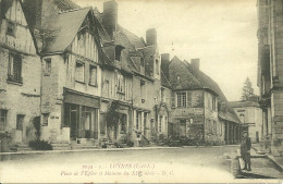 37  LUYNES - PLACE DE L' EGLISE ET MAISONS DU XII° S (ref 9657) - Luynes