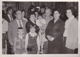 Old Real Original Photo - Little Girl Being Baptized - 1977 Bachkovo Monastery - Ca. 18x13 Cm - Anonieme Personen