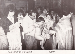 Old Real Original Photo - Naked Little Girl Being Baptized - 1990 Bachkovo Monastery - Ca. 18x13 Cm - Anonyme Personen