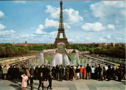 PARIS - Les Jets D'eau Du Trocadéro Et La Tour Eiffel - Eiffeltoren