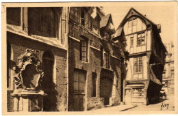 76 - ROUEN - Vieille Maisons Dan La Rue Saint-Romain - Rouen