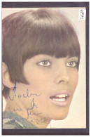 LA CHANTEUSE MIREILLE MATHIEU - SIGNATURE AUTOGRAPHE - B ( PLI D'ANGLE ) - Chanteurs & Musiciens