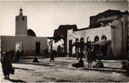 CPA AK Medenine La Place Et La Mosquee TUNISIA (1404911) - Tunesien