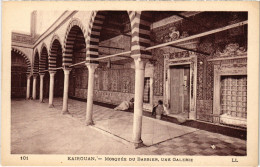 CPA AK Kairouan Mosquee Du Barbier Une Galerie TUNISIA (1404831) - Túnez