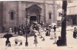 03 - Allier - VICHY -  L Eglise Saint Louis - Sortie De Messe - Vichy