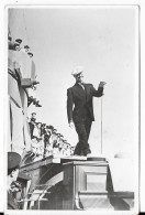 Carte Photo écrite Au Dos : Maurice Chevalier Chantant Pour L'équipage Au Strasbourg (qui était Un Navire) - Zangers En Musicus