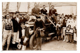 CPA PHOTO - FÊTE : GROUPE DE PERSONNES / AUTOMOBILE - MAINTENON / ÉPERNON - Personas Anónimos