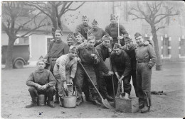 Carte Photo Non Localisée écrite Au Dos : André Bussy Assis à Gauche - Personnages