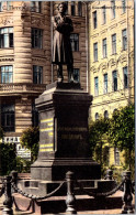 RUSSIE - SAINT PETERSBOURG - Statue (légende En Russe) - Russie