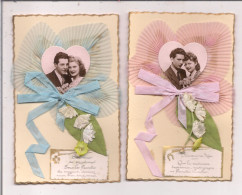 Lot De 2 CPA Avec Ajoutis, Ruban, Noeud, Muguet   Couple Amoureux Dans Un Coeur  Souvenir De Mai - Sonstige & Ohne Zuordnung