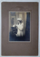 Photographie - Portrait D'une Jeune Fille Faisant Sa Première Communion. - Anonyme Personen