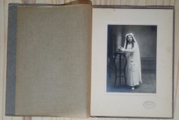 Photographie - Portrait D'une Jeune Fille Faisant Sa Première Communion. - Anonyme Personen