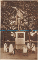 R096067 Bunyans Statue. Bedford. Valentine. RP - Wereld