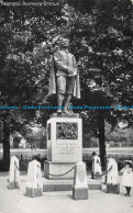 R096075 Bedford. Bunyans Statue. Photochrom. Grano - Wereld