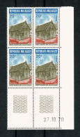 MADAGASCAR  Habitat Malgache  Bloc De 4 Coin Daté  27.10.70 ** Gomme Intacte - Madagaskar (1960-...)