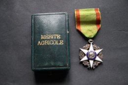 Médaille Ancienne Mérite Agricole Avec Boîte Marquée Ouzille Lemoine - Frankreich