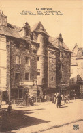 LANDERNEAU : VIEILLE MAISON PLACE DU MARCHE - Landerneau